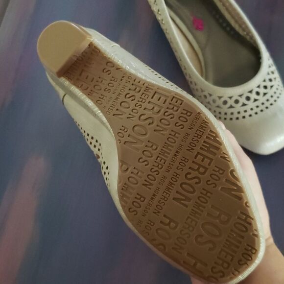 Brand New Ros Hommerson TINA Pumps Sz 8.5W -Taupe - Picture 4 of 6